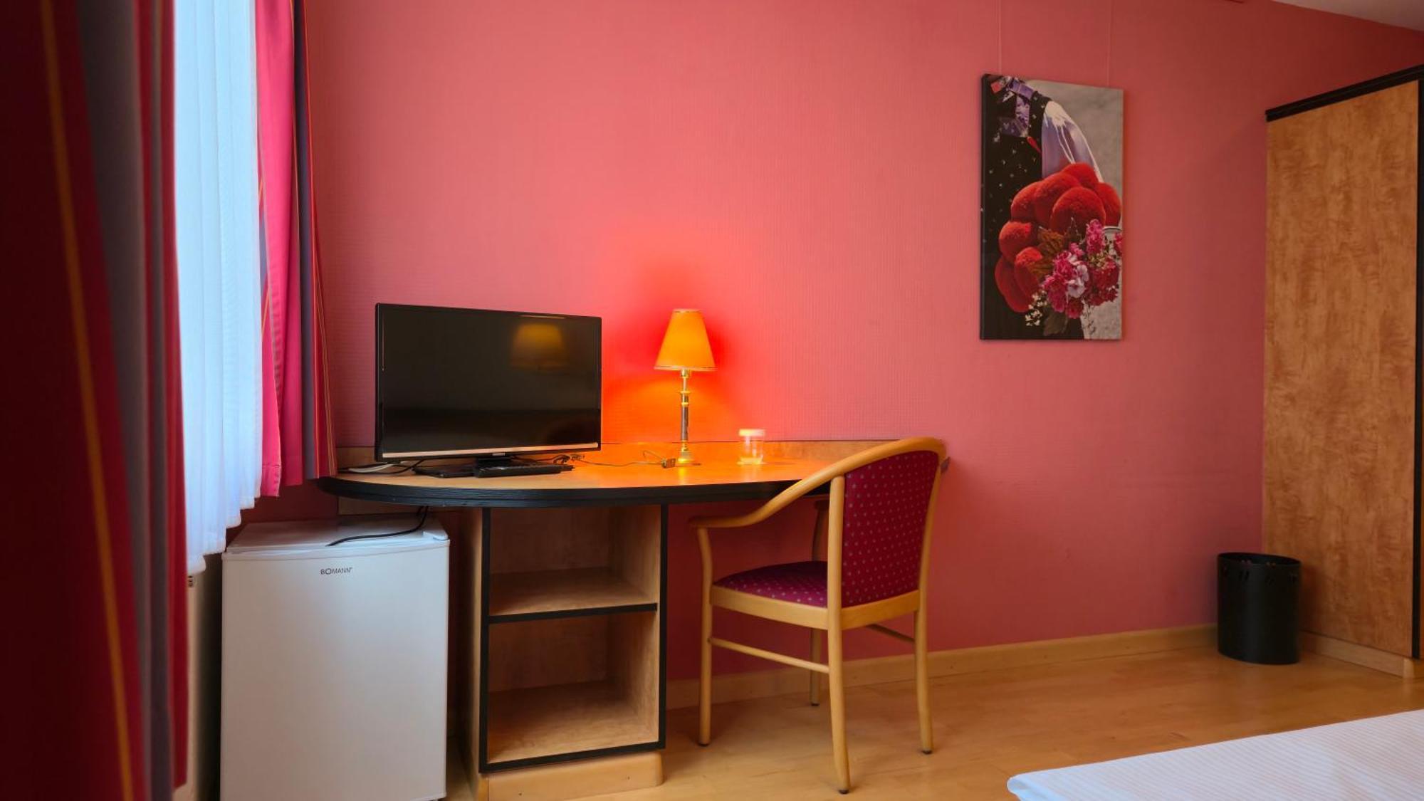 Boardinghouse Sonne Hotel Ofemburgo Quarto foto